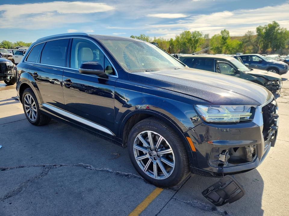 Zdjęcie 4 z aukcji – 2017 AUDI Q7 z VIN WA1LAAF73HD047946