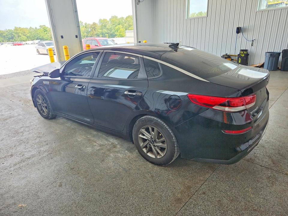 Photo 2 from auction – 2019 KIA OPTIMA with VIN 5XXGT4L36KG358997