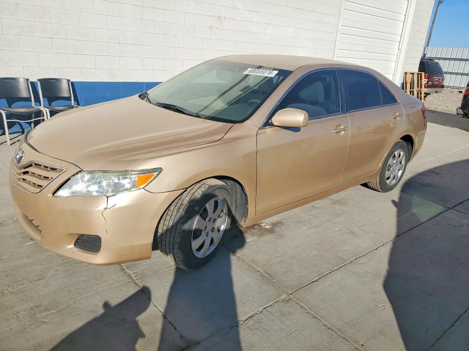2010 TOYOTA CAMRY - Търг №68055076