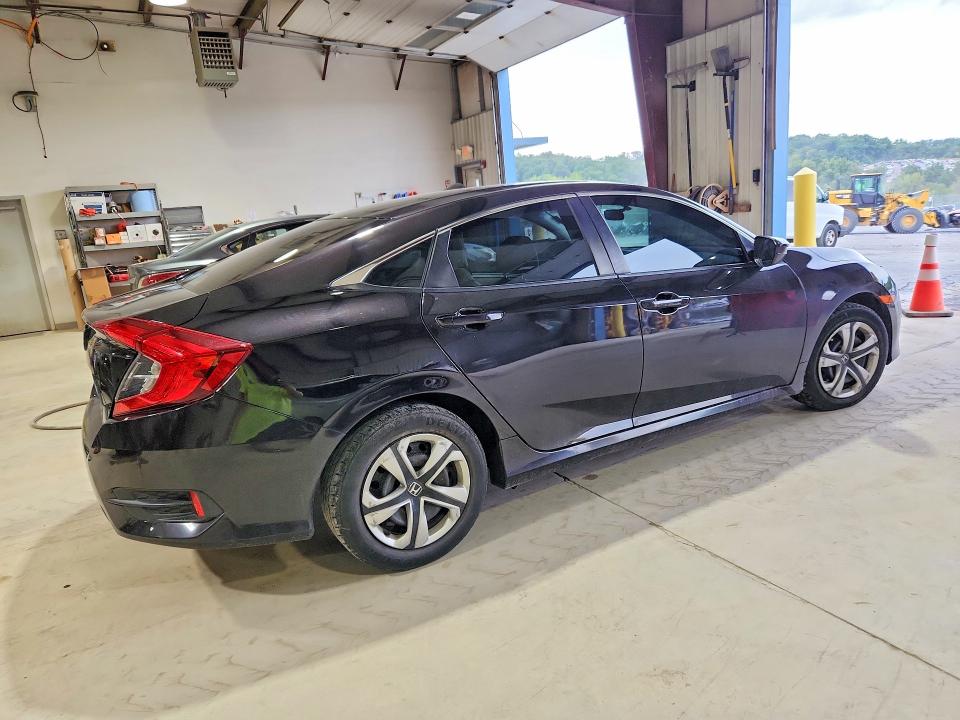 Снимка 3 от търг – 2016 HONDA CIVIC с VIN 19XFC2F51GE216263