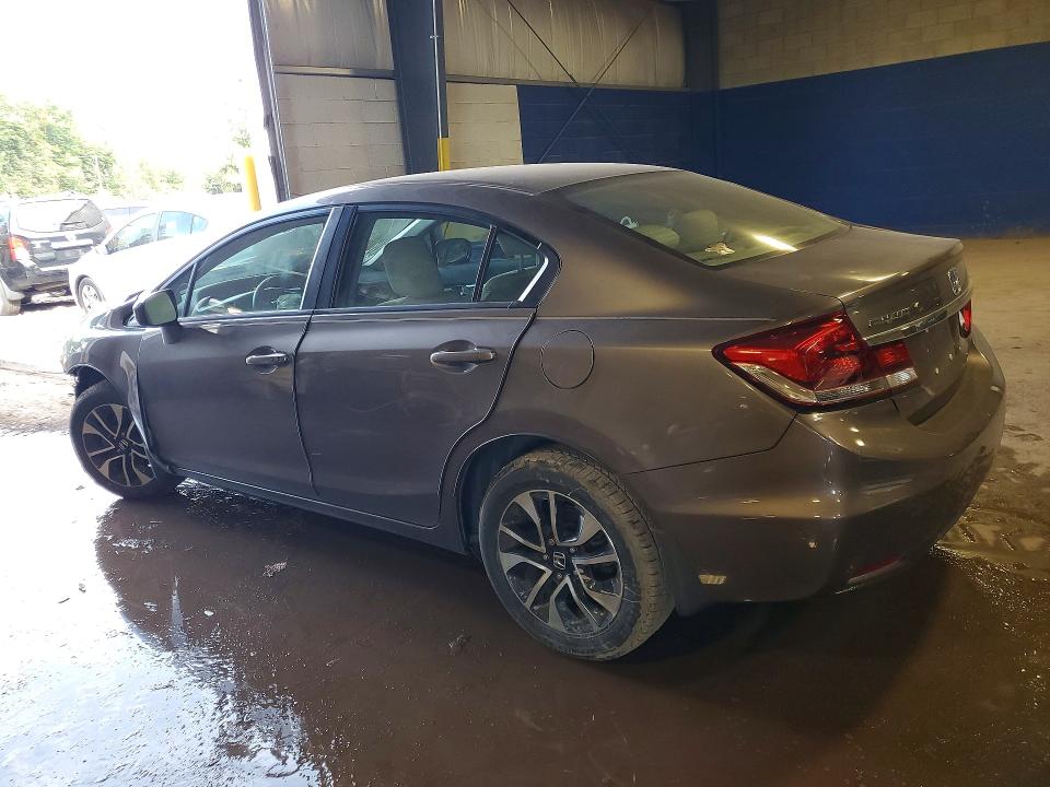 Photo 2 from auction – 2015 HONDA CIVIC with VIN 19XFB2F81FE212922