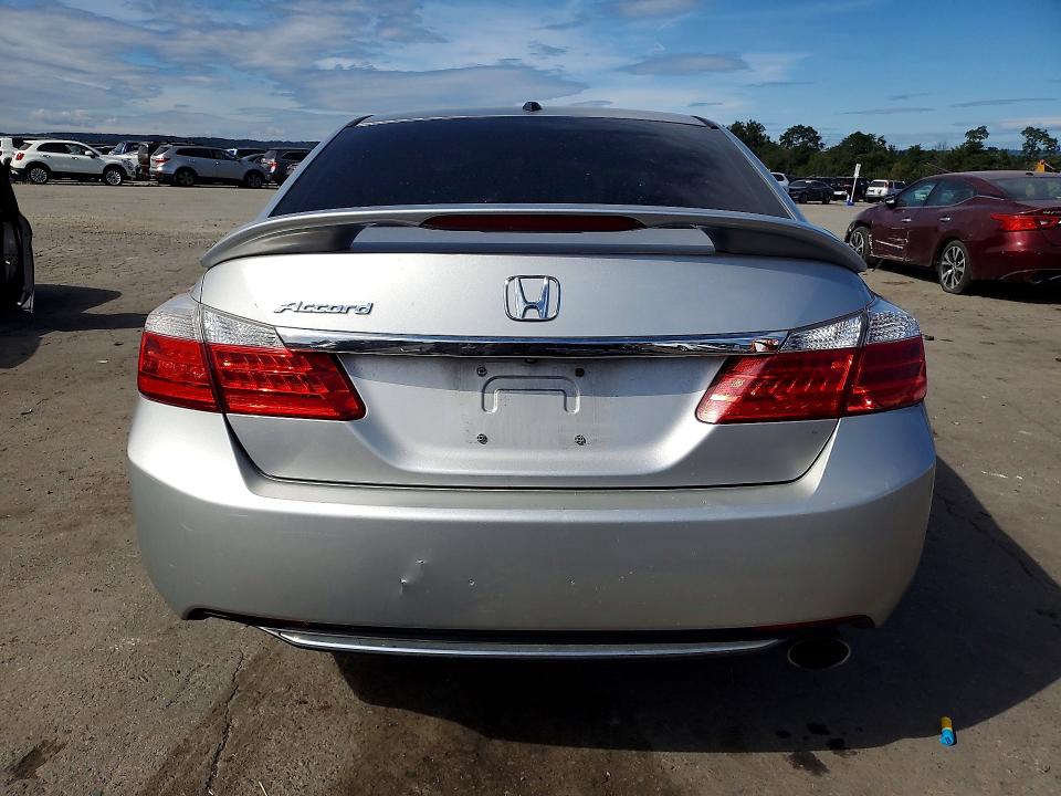 Снимка 6 от търг – 2014 HONDA ACCORD с VIN 1HGCR2F85EA109696