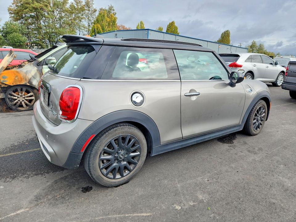 Photo 3 from auction – 2017 MINI COOPER with VIN WMWXP7C5XH3B49892