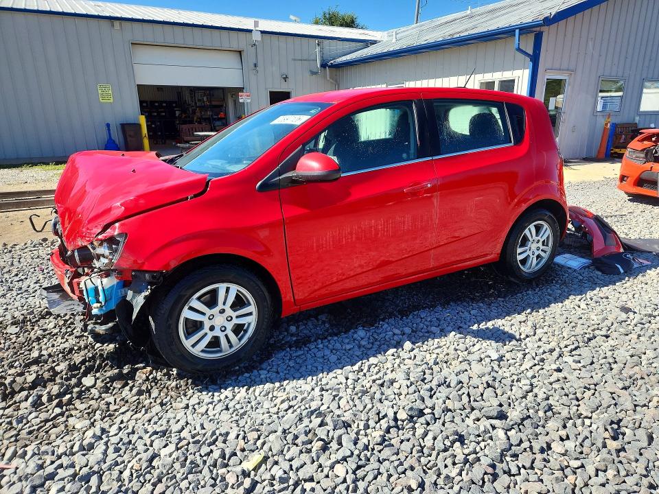CHEVROLET SONIC 2015 с VIN 1G1JC6SG0F4211685 - Снимка от търг