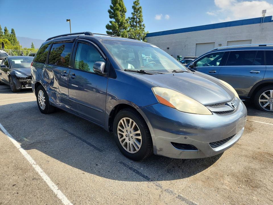 Photo 4 from auction – 2009 TOYOTA SIENNA with VIN 5TDZK22C49S227125