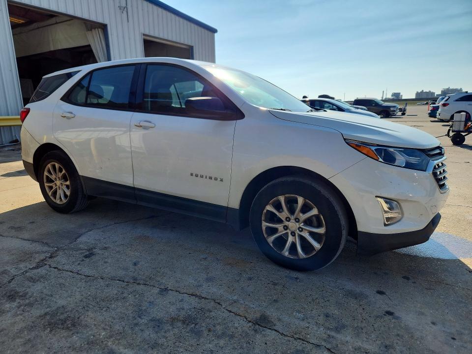 Photo 4 from auction – 2018 CHEVROLET EQUINOX with VIN 2GNAXHEVXJ6295367