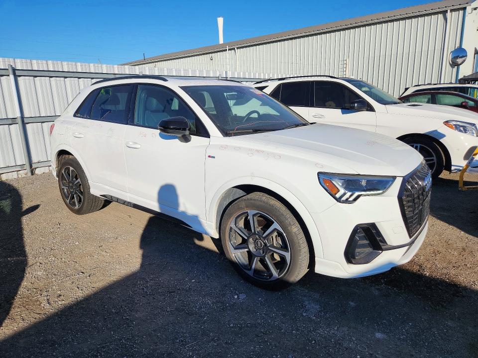 Фото 4 с аукциона – 2022 AUDI Q3 с VIN WA1EECF38N1016999