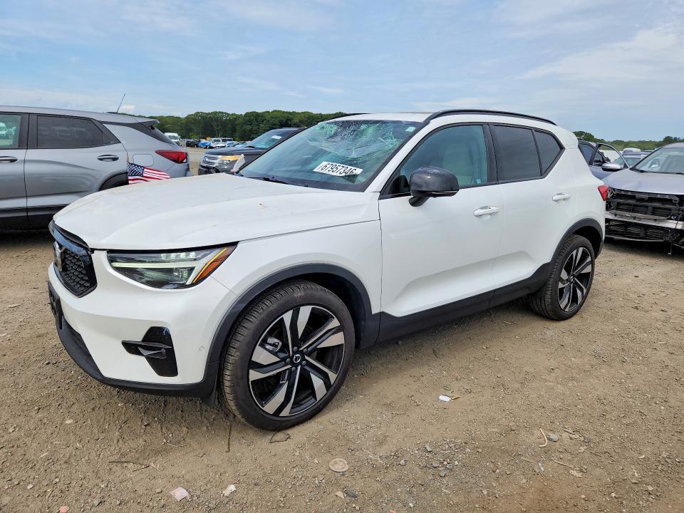 2025 VOLVO XC40 - Търг №67957346