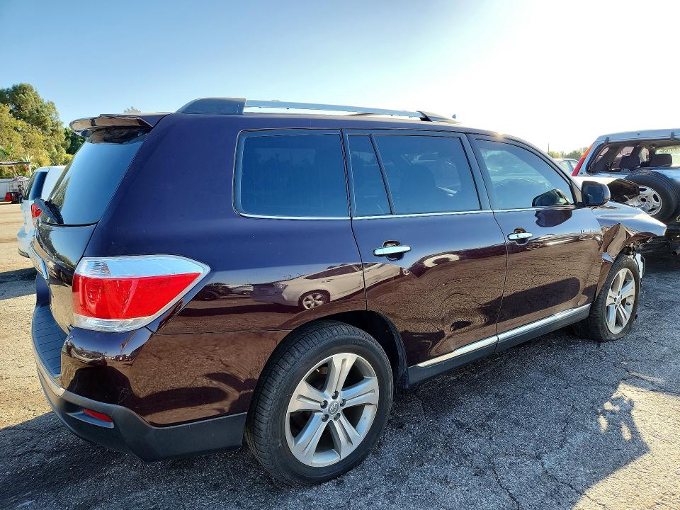 Photo 3 from auction – 2011 TOYOTA HIGHLANDER with VIN 5TDDK3EH8BS089148