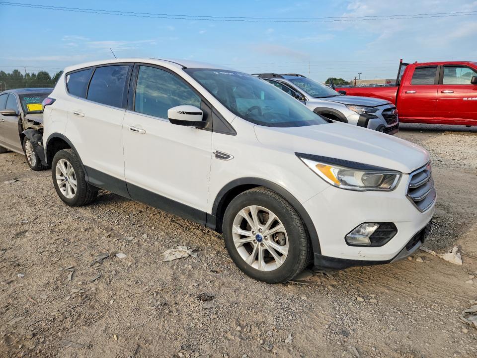 Photo 4 from auction – 2017 FORD ESCAPE with VIN 1FMCU9GD4HUB61854