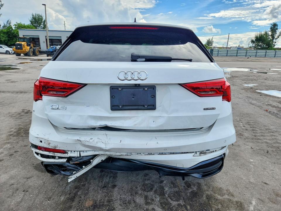 Zdjęcie 6 z aukcji – 2022 AUDI Q3 z VIN WA1DECF3XN1048090