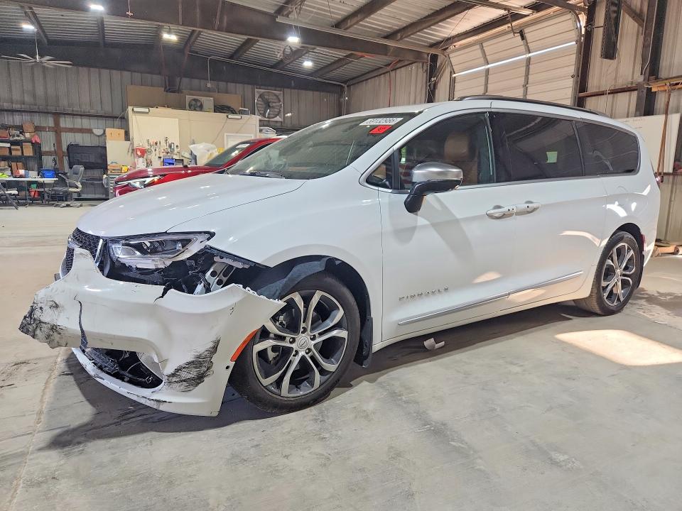 CHRYSLER PACIFICA 2026 with VIN 2C4RC1PG7TR171846 - Photo from auction
