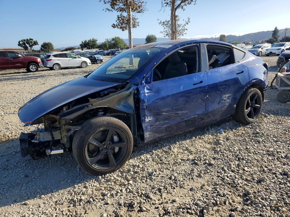 TESLA MODEL Y 2026 с VIN 7SAYGDEE0TF527622 - Снимка от търг