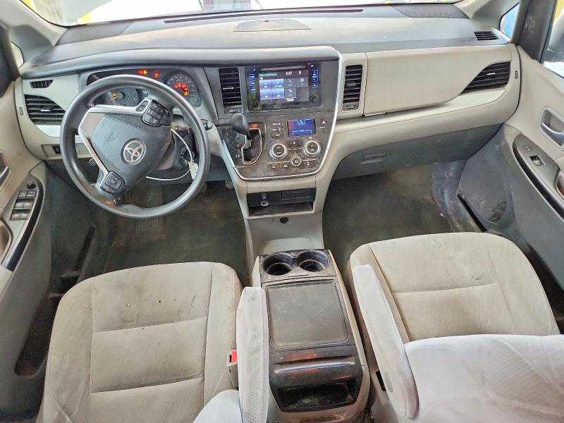 Photo 8 from auction – 2017 TOYOTA SIENNA with VIN 5TDKZ3DC8HS825054