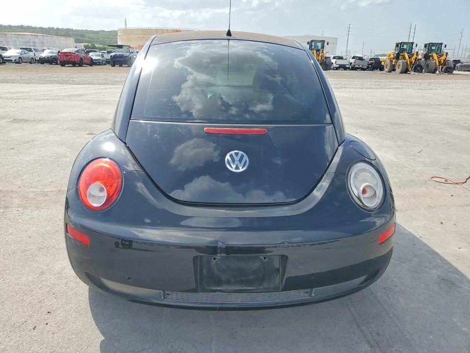 Photo 6 from auction – 2010 VOLKSWAGEN NEW BEETLE with VIN 3VWPG3AG6AM035709