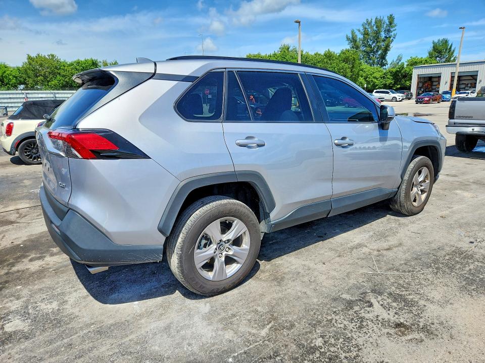 Photo 3 from auction – 2025 TOYOTA RAV4 with VIN 2T3W1RFV6SC329820