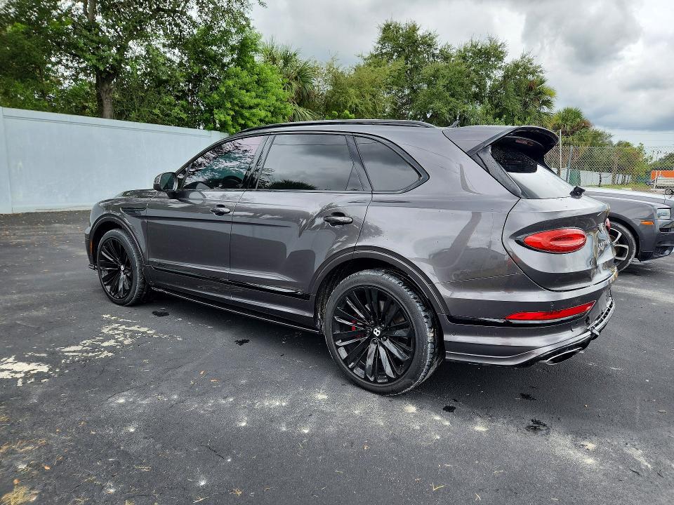 Zdjęcie 2 z aukcji – 2022 BENTLEY BENTAYGA z VIN SJAAR2ZV0NC015335