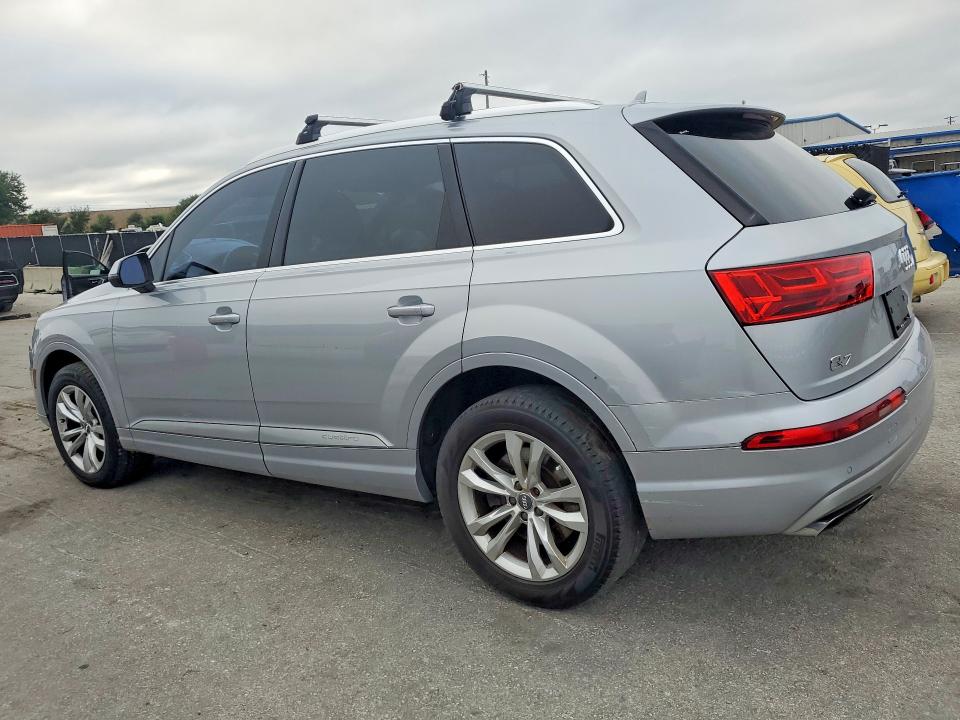 Фото 2 с аукциона – 2017 AUDI Q7 с VIN WA1AHAF71HD047172