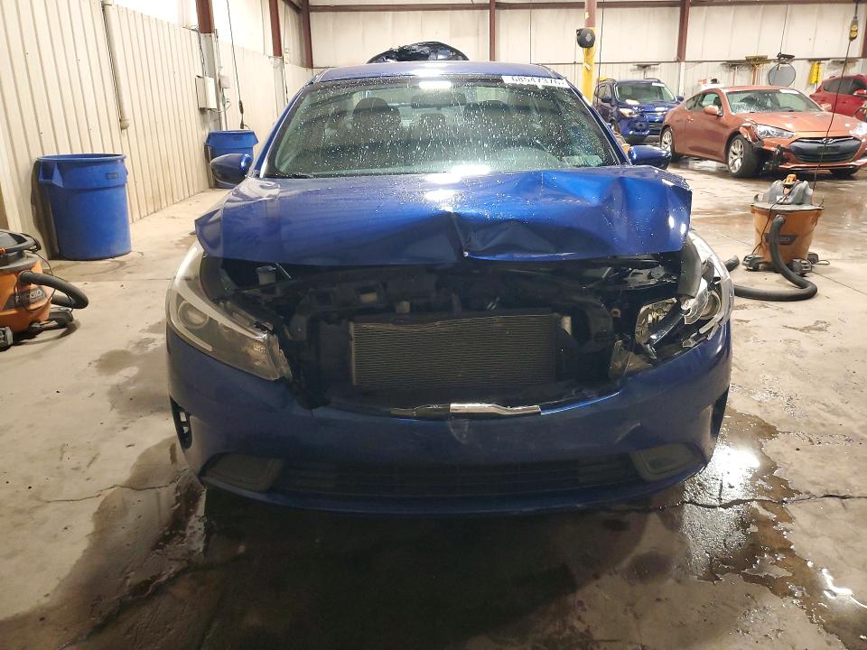Foto 5 de la subasta – 2017 KIA FORTE con VIN 3KPFK4A75HE095097