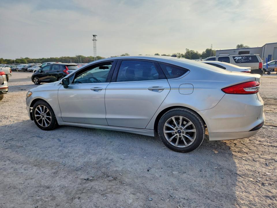Photo 2 from auction – 2017 FORD FUSION with VIN 3FA6P0H70HR247723