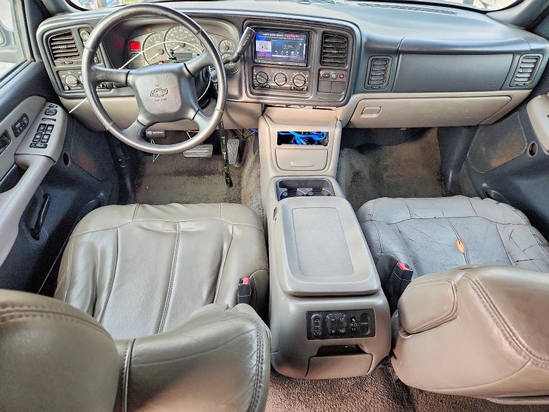 Photo 8 from auction – 2002 CHEVROLET SUBURBAN with VIN 3GNFK16Z12G335886