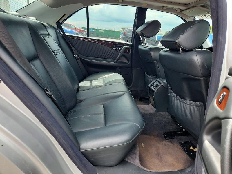 Photo 10 from auction – 1999 MERCEDES-BENZ E with VIN WDBJF70H7XA871885