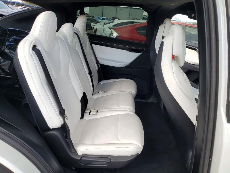 Снимка 10 от търг – 2017 TESLA MODEL X с VIN 5YJXCDE28HF055770