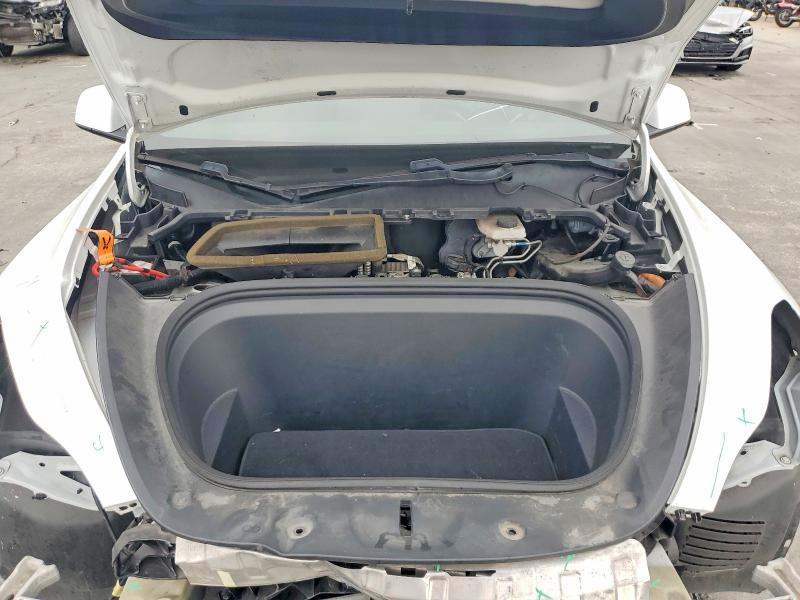 Photo 11 from auction – 2020 TESLA MODEL Y with VIN 5YJYGDEE2LF044999