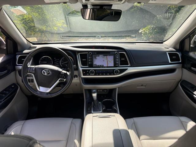Photo 9 from auction – 2018 TOYOTA HIGHLANDER with VIN 5TDJZRFH4JS824092