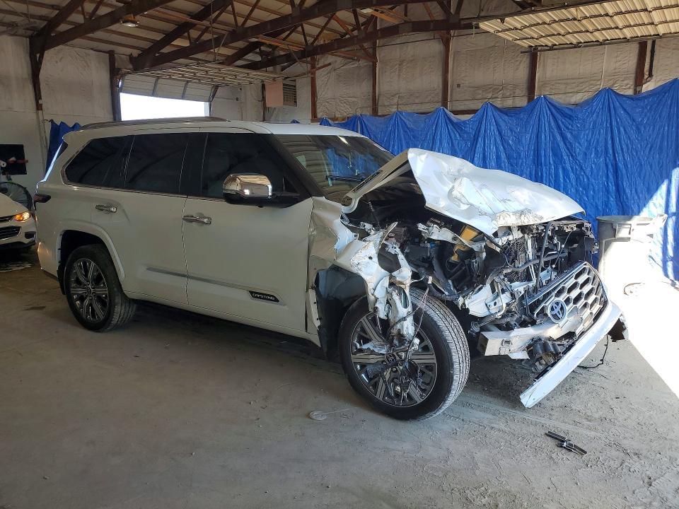 Снимка 4 от търг – 2024 TOYOTA SEQUOIA с VIN 7SVAAABA9RX022702
