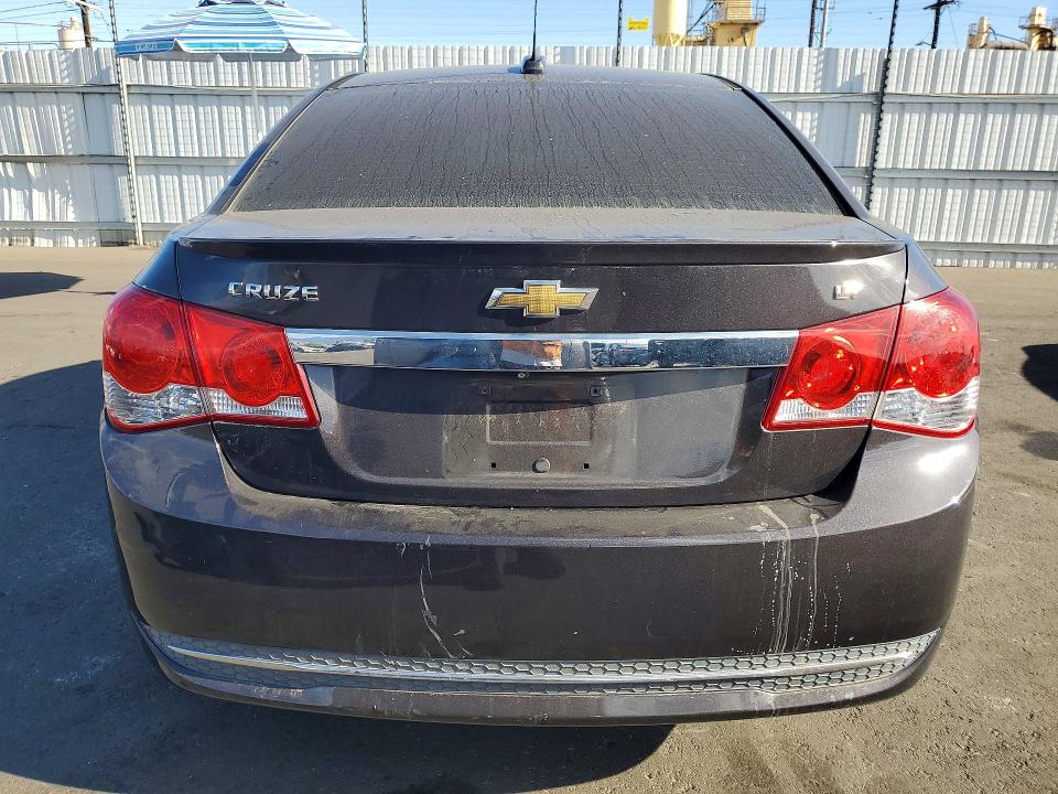 Photo 6 from auction – 2015 CHEVROLET CRUZE with VIN 1G1PC5SB6F7297947