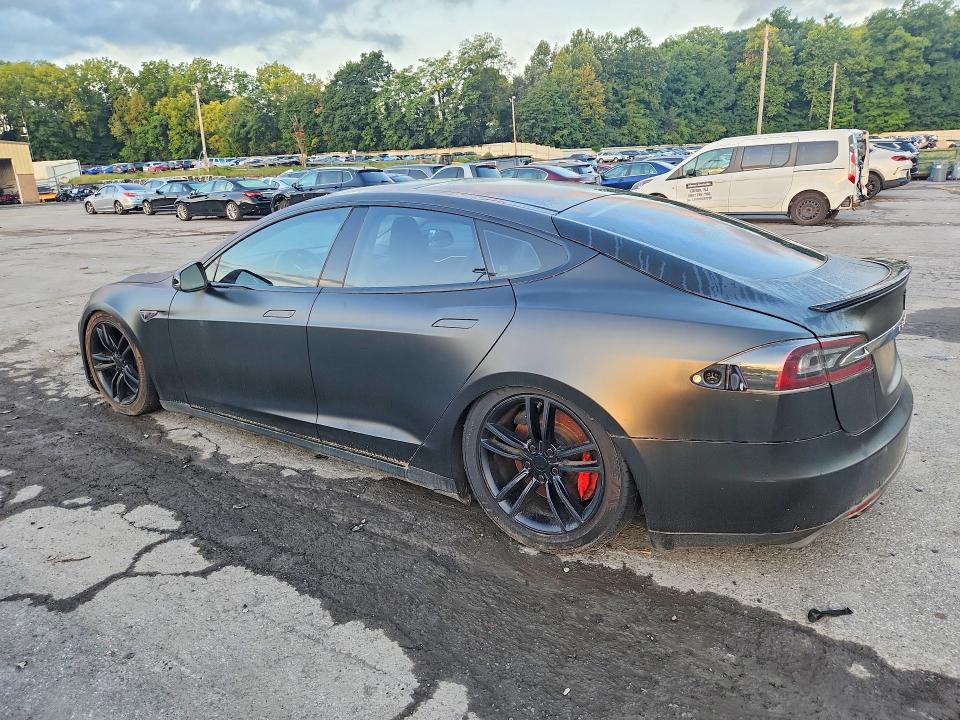 Фото 2 с аукциона – 2013 TESLA MODEL S с VIN 5YJSA1CP3DFP06052