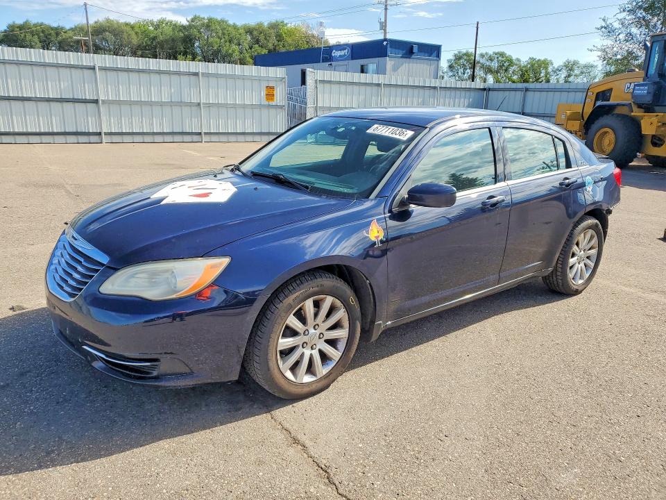 CHRYSLER 200 2014 z numerem VIN 1C3CCBBB7EN107785 - Zdjęcie z aukcji