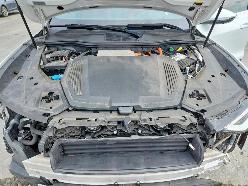 Photo 12 from auction – 2019 AUDI E-TRON with VIN WA1VABGE9KB019129