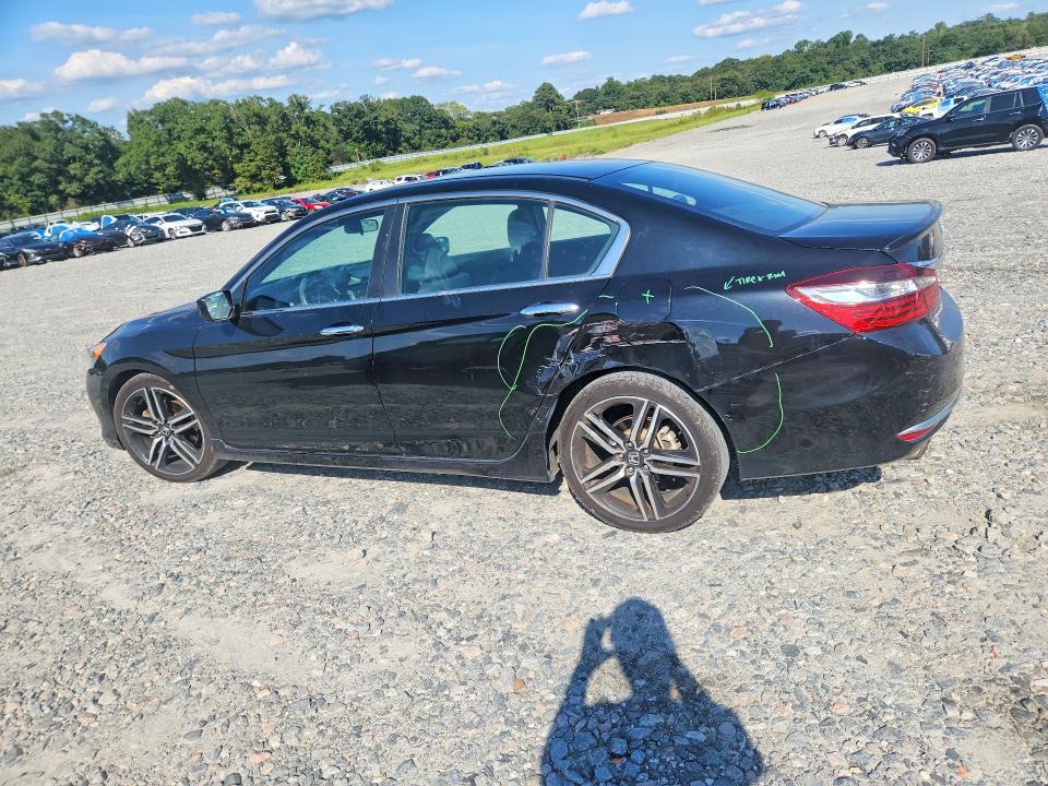 Photo 2 from auction – 2017 HONDA ACCORD with VIN 1HGCR2F59HA051537