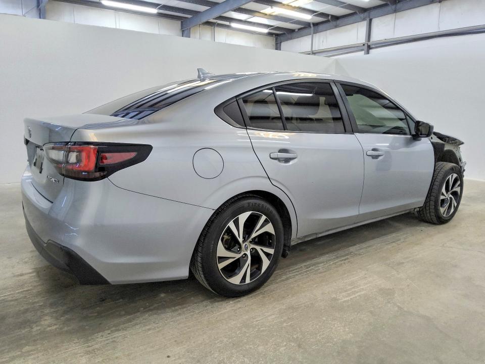 Foto 3 de la subasta – 2023 SUBARU LEGACY con VIN 4S3BWAB64P3014488