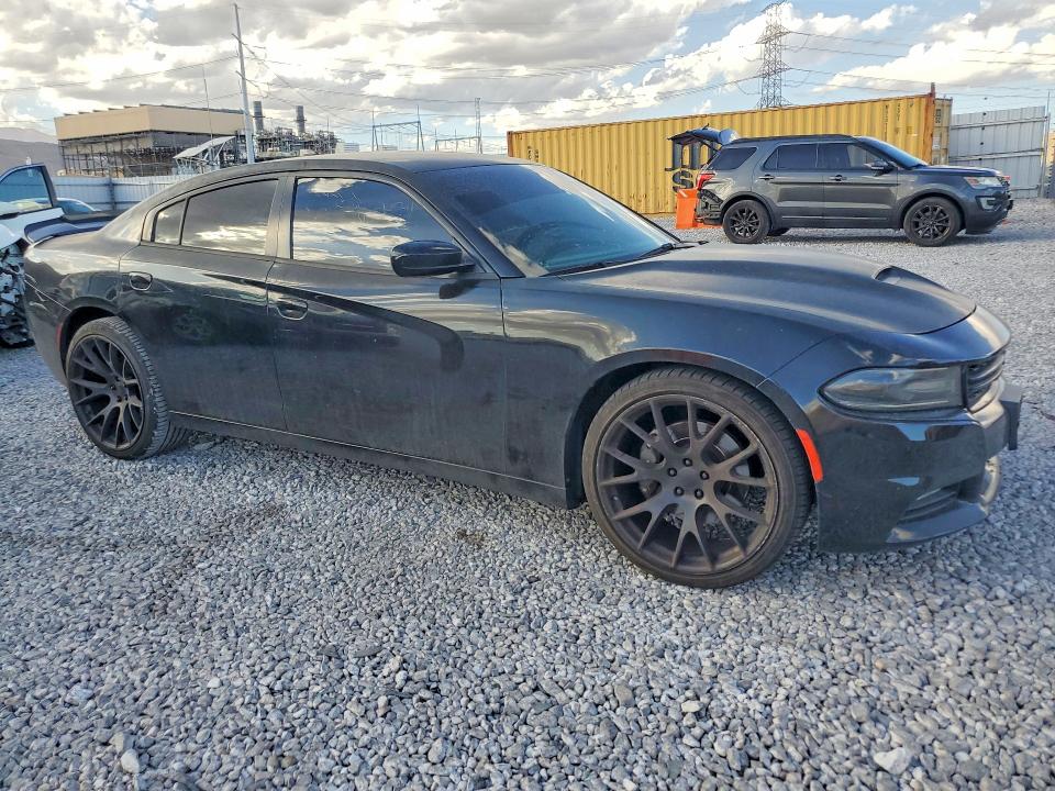 Снимка 4 от търг – 2018 DODGE CHARGER с VIN 2C3CDXCT6JH147151