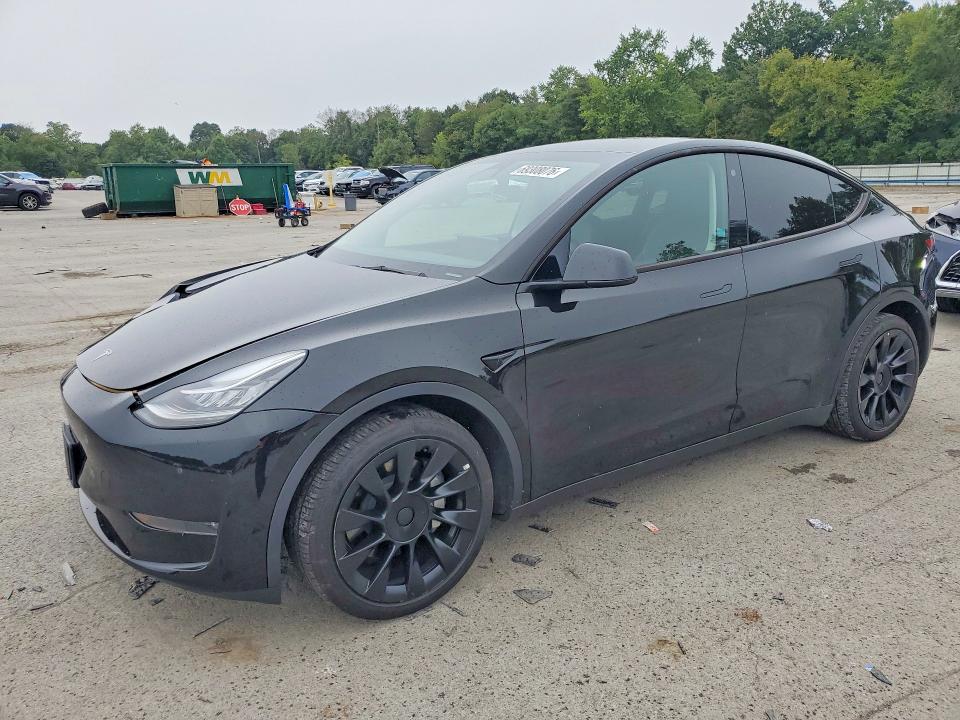 TESLA MODEL Y 2023 مع رقم تعريف المركبة 7SAYGDEE3PA025819 - صورة من المزاد