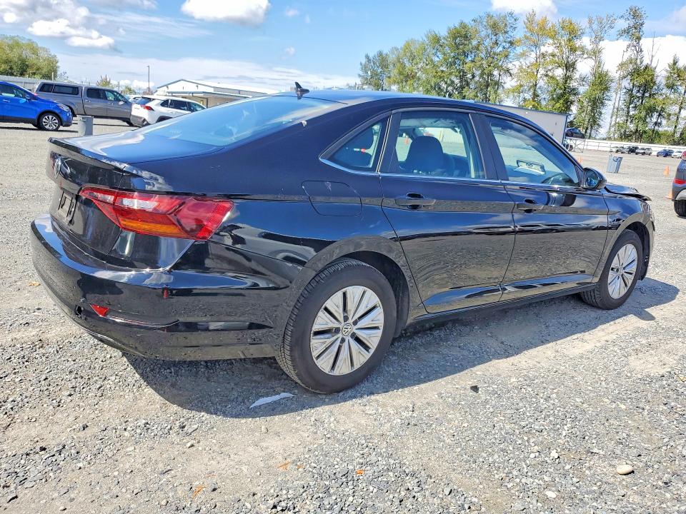 Photo 3 from auction – 2019 VOLKSWAGEN JETTA with VIN 3VWC57BU6KM033525