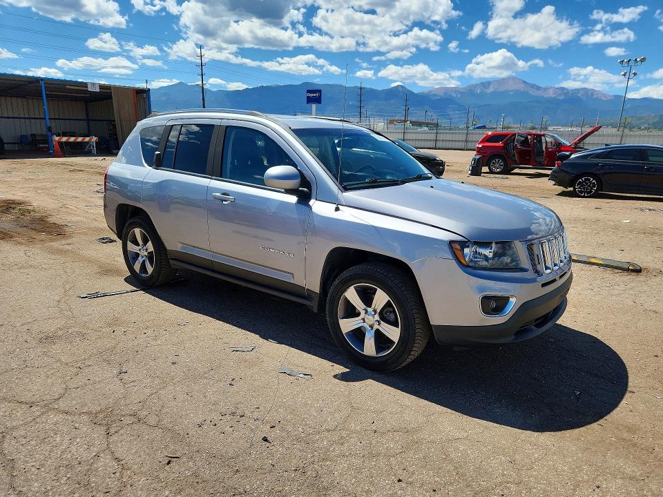 Photo 4 from auction – 2016 JEEP COMPASS with VIN 1C4NJDEB0GD768715