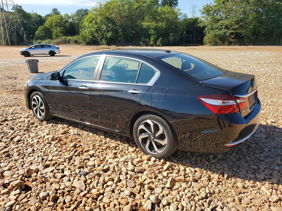 Photo 2 from auction – 2016 HONDA ACCORD with VIN 1HGCR2F03GA029908