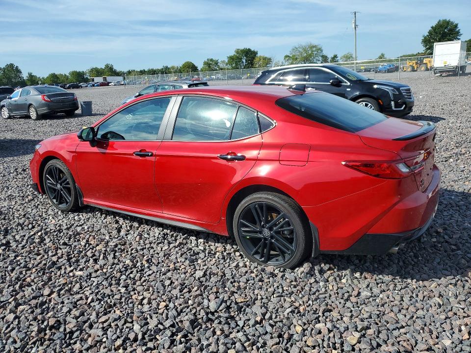 Zdjęcie 2 z aukcji – 2026 TOYOTA CAMRY z VIN 4T1DBADK6TU037480