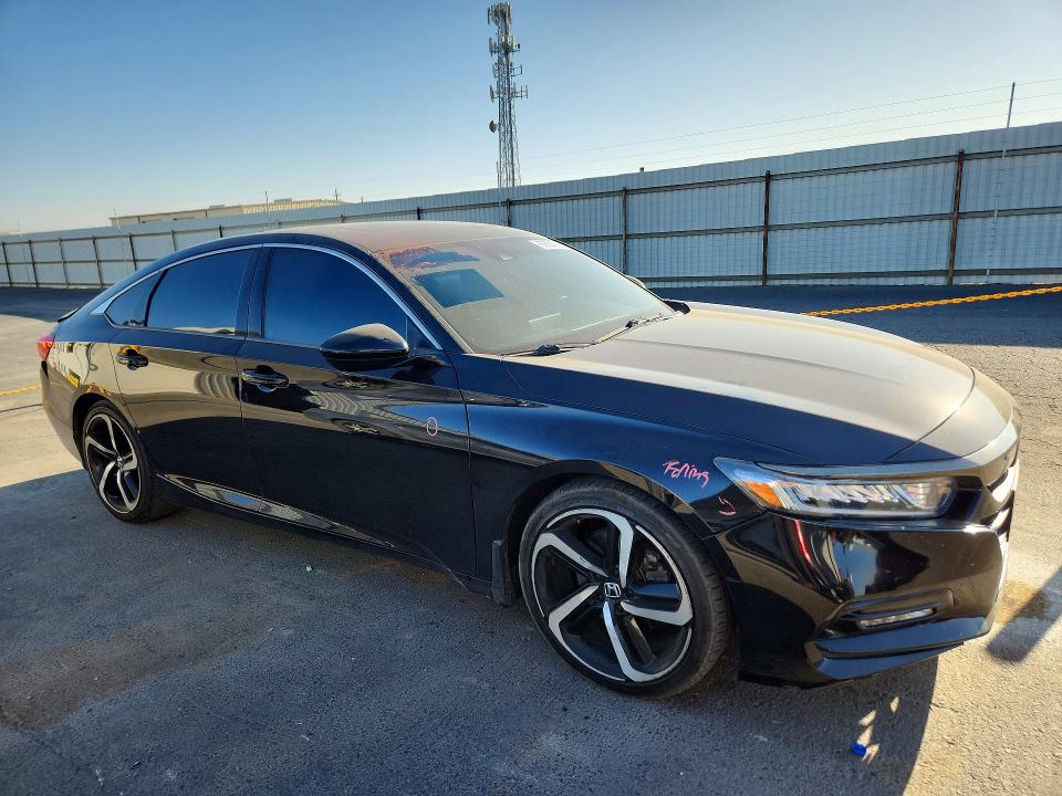 Снимка 4 от търг – 2019 HONDA ACCORD с VIN 1HGCV2F37KA018456