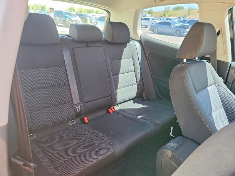 Photo 10 from auction – 2012 VOLKSWAGEN GOLF with VIN WVWBB7AJ4CW115916