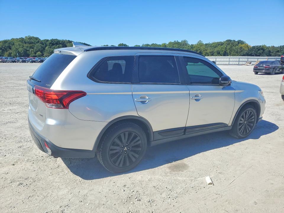 Photo 3 from auction – 2020 MITSUBISHI OUTLANDER with VIN JA4AZ3A30LZ030467