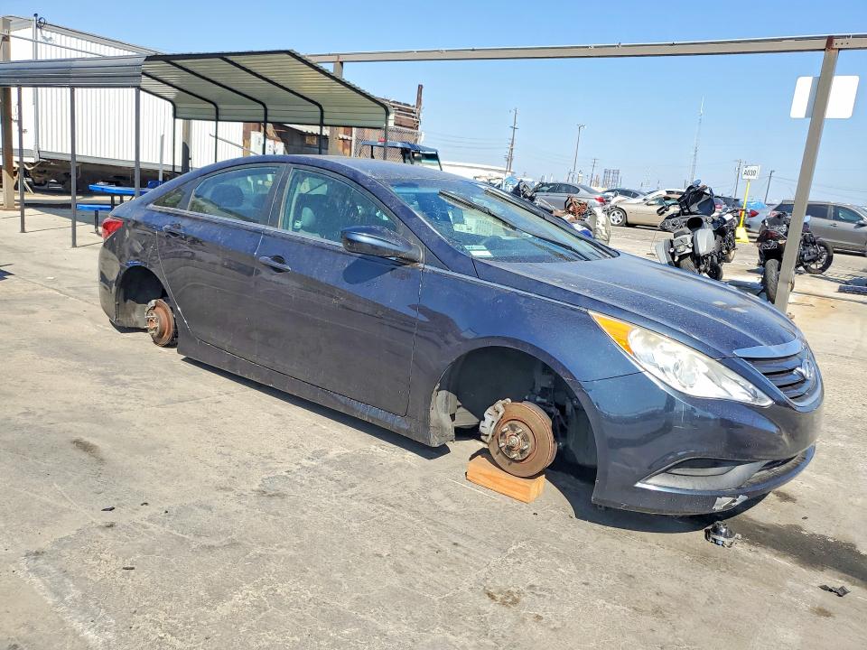 Photo 4 from auction – 2014 HYUNDAI SONATA with VIN 5NPEB4AC8EH902275