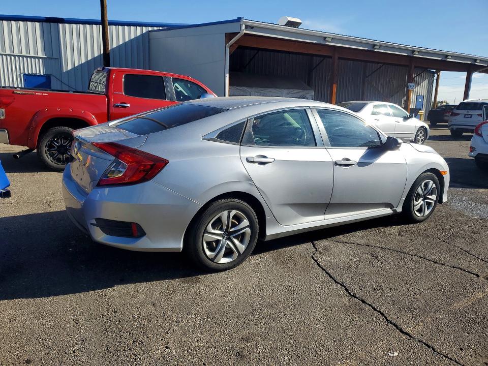 Photo 3 from auction – 2018 HONDA CIVIC with VIN 19XFC2F5XJE005358