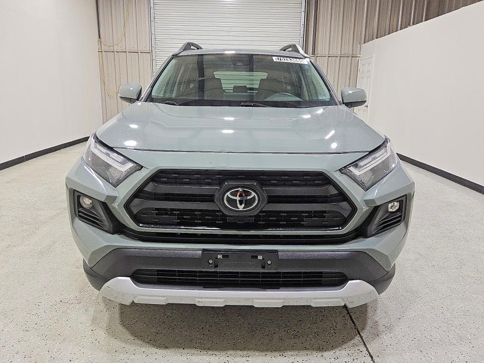 Photo 5 from auction – 2022 TOYOTA RAV4 with VIN 2T3J1RFV2NW256958