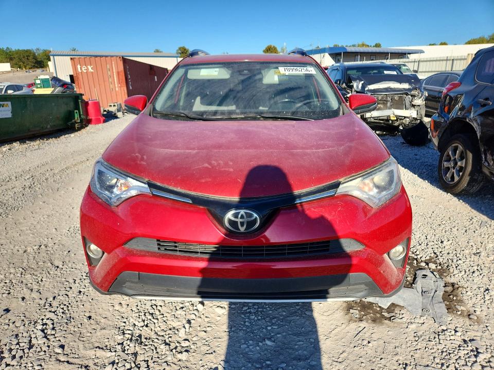 صورة رقم 5 من المزاد - 2017 TOYOTA RAV4 مع VIN JTMWFREV0HJ109775