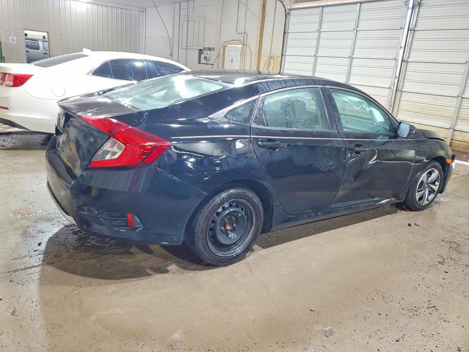Снимка 3 от търг – 2019 HONDA CIVIC с VIN 2HGFC2F64KH602389